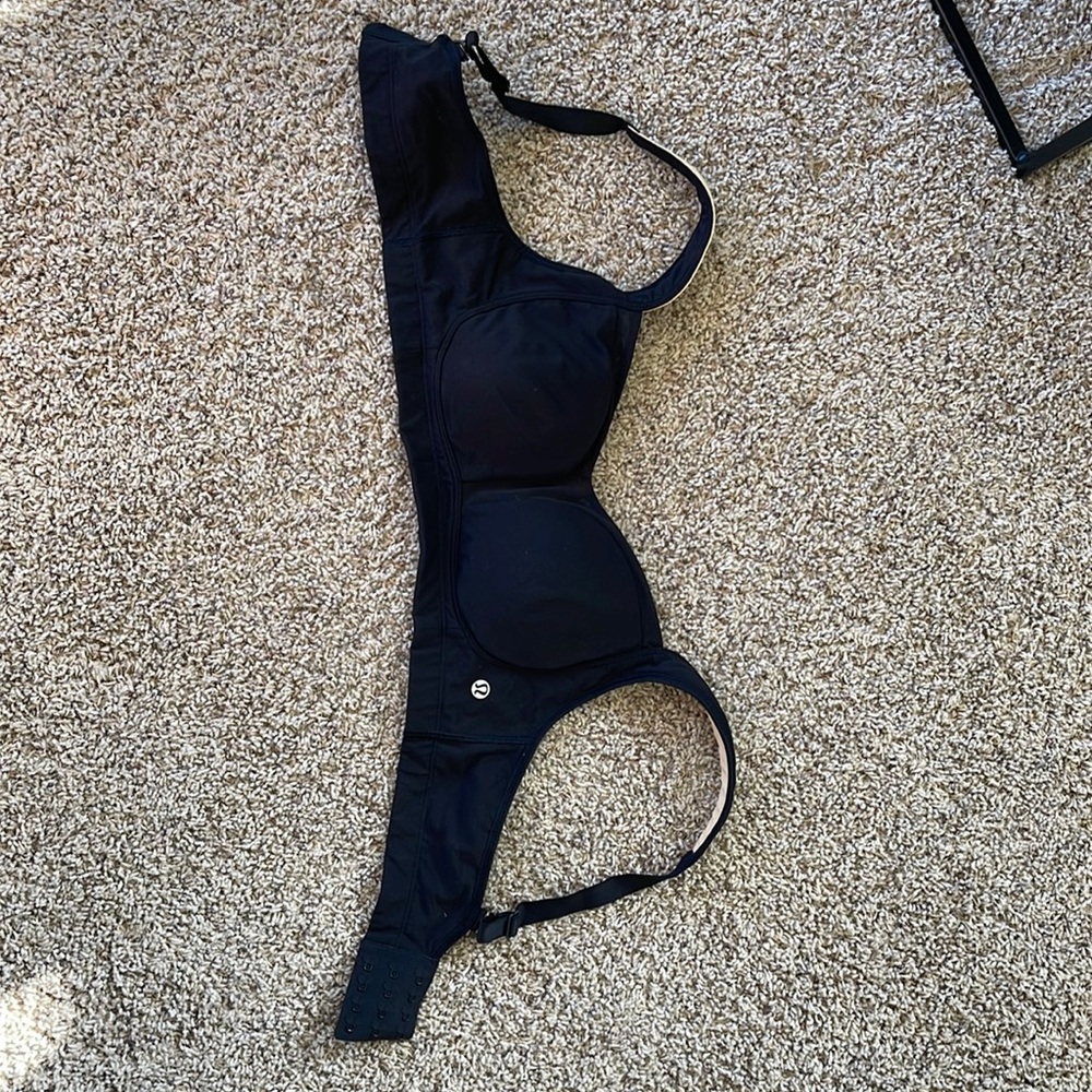 Lululemon size 36C black bra with removable cups